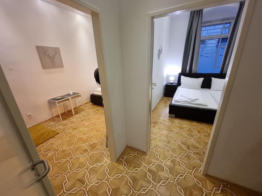 Sissi Royal - Inner 4 Bedroom Apartmán *